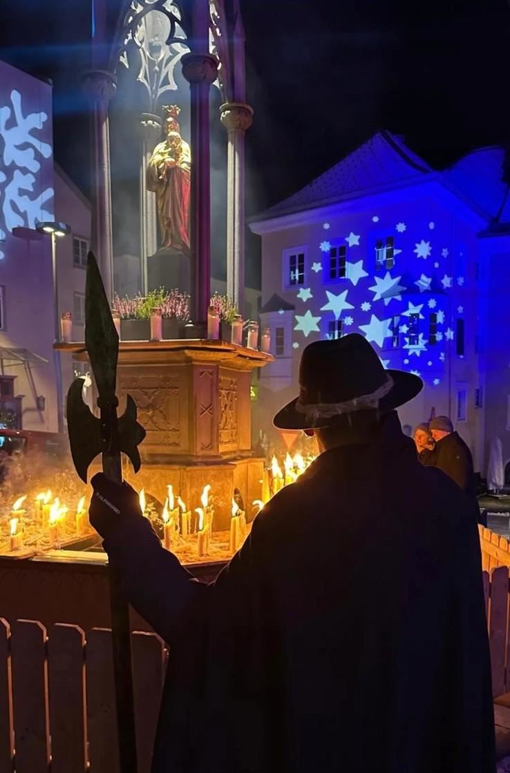 „Des Nachtwächters Runde im Lichtermeer“ - Nachtwächterführung durch Kufstein